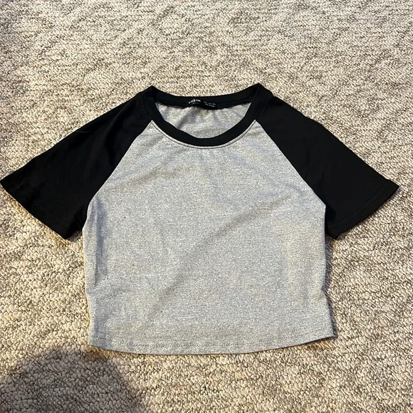 Shein Sized Small Crop Top - Picture 1 of 3
